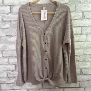 NWT PINK LILY LIGHT SWEATER